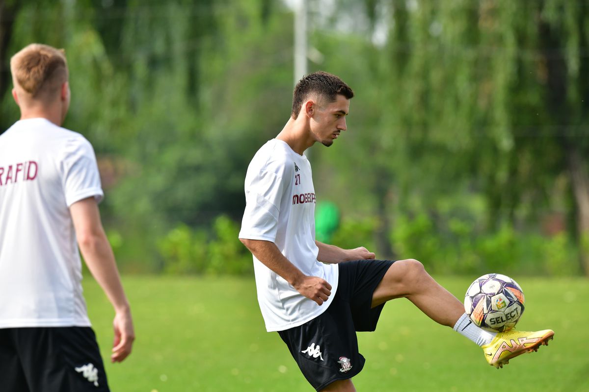 La loc comanda! Noua „perlă” de la Rapid s-a antrenat în premieră sub comanda lui Costel Gâlcă » Lotul prezent la reunire