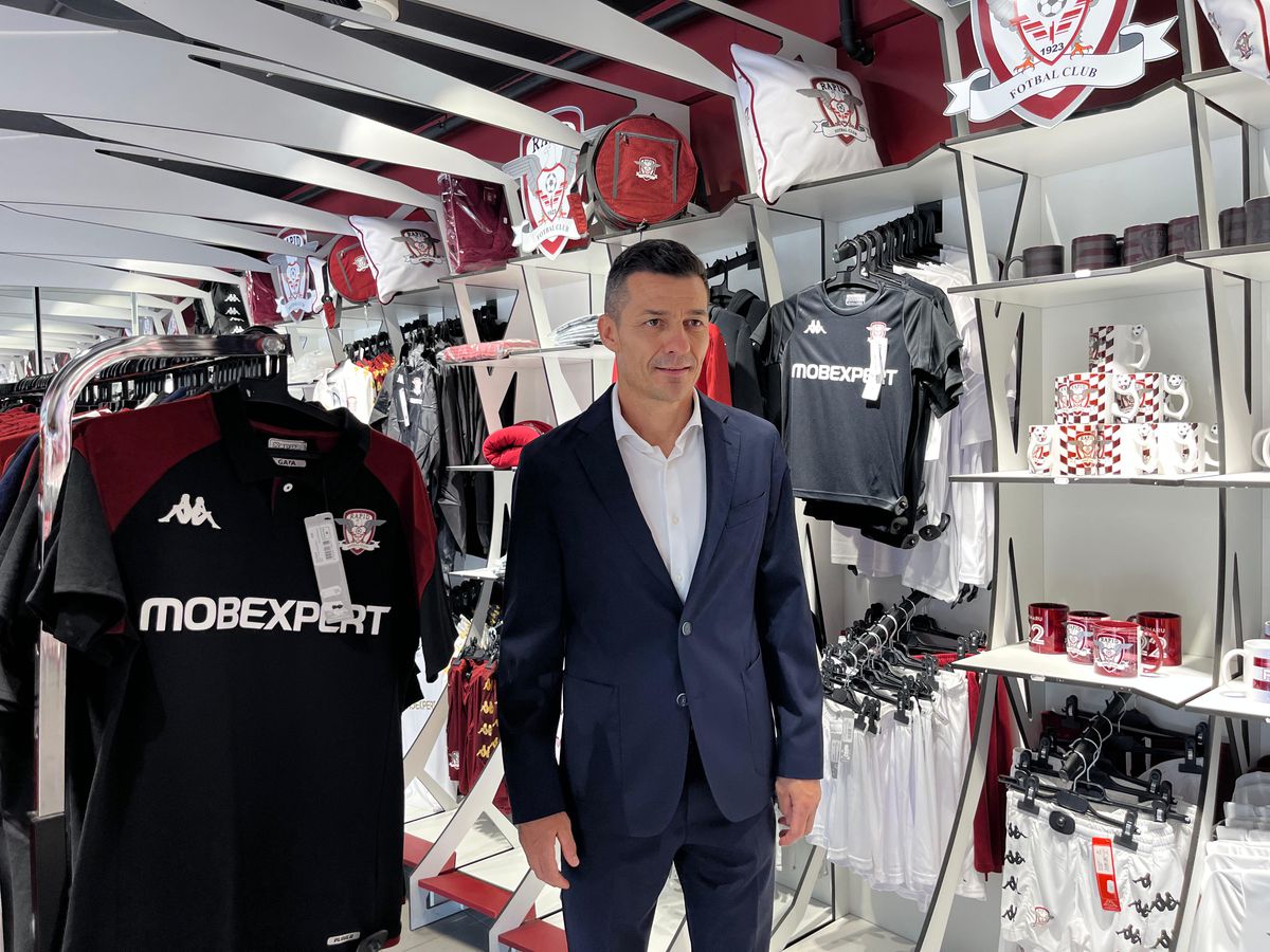 Imagini de la prezentarea lui Costel Gâlcă la Rapid