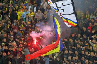 Are aproape 600.000 de urmăritori și va intona imnul la România - Cipru