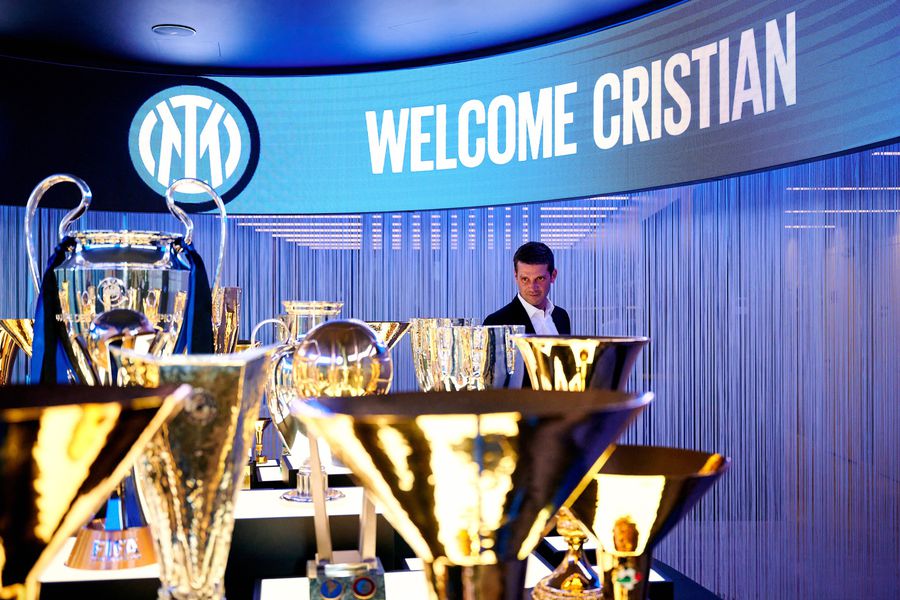 Cristi Chivu, noul antrenor al celor de la Inter Marea vânzoleală: Chivu și ceilalți 11!