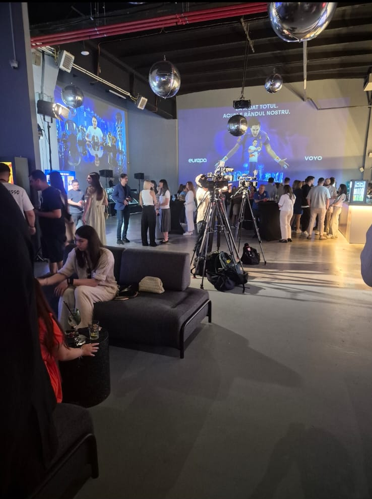 Cristina Neagu și colegele, petrecere la MINA