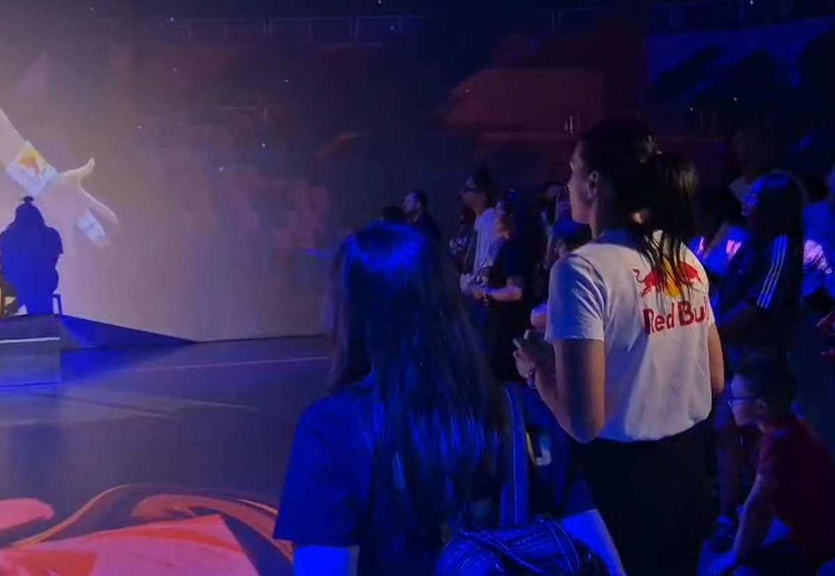 Cristina Neagu și colegele, petrecere la MINA