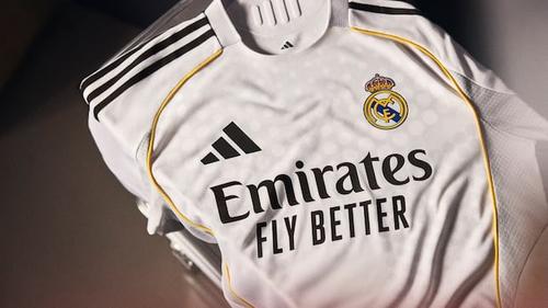 Jucătorii lui Real Madrid vor purta tricouri cu spnosorul principal Fly Emirates până în 2031, clubul încasând 100 de milioane de euro anual / Foto: X Diario AS