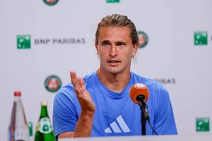 După ce a fost întrebat de acuzațiile de violență domestică, Alexander Zverev a pus capăt unui interviu: „Ar trebui să ne oprim”