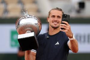 Alexander Zverev, mișcat de mesajele primite pe parcursul Roland Garros de la „regele zgurii”