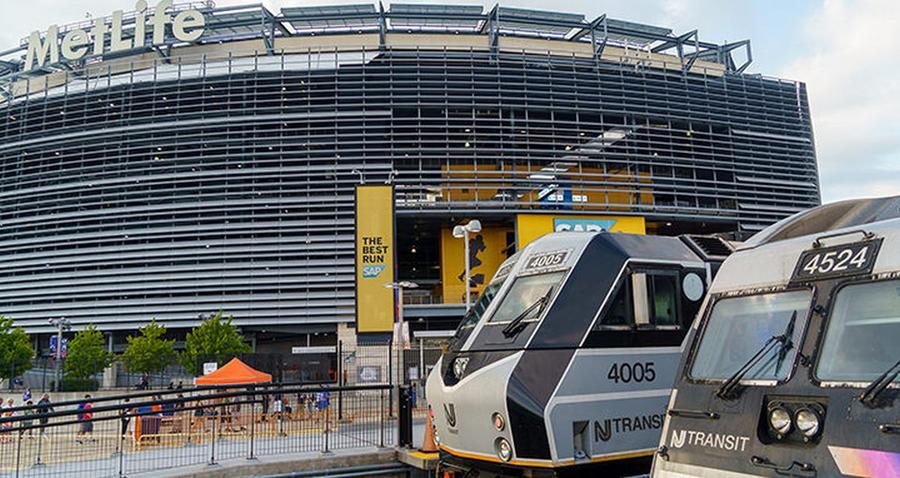 Oficialii americani au anunțat că biletele de transport la meciurile din New Jersey de la Mondial vor costa 50 de dolari cu trenul și 80 de dolari cu microbuzul Logistică de coșmar la Mondialul din SUA, Mexic și Canada » „Va fi o «bombă» gata să explodeze!”