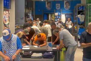 Emulație fără precedent la Craiova! Cozi uriașe la abonamente, de ce se grăbesc oltenii