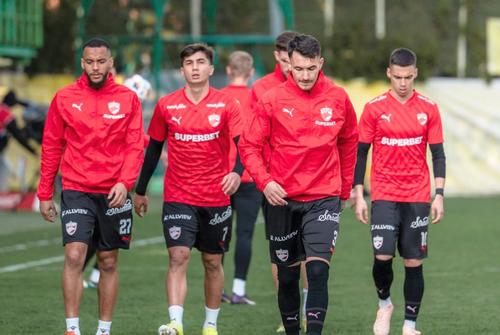 Fotbaliștii lui Dinamo // FOTO: Facebook @Tribuna Dinamo