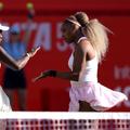 Victoria Mboko și Serena Williams în meciul revenirii americancei, turneul de la Queen’s Foto: Guliver/GettyImages