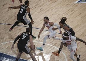 Spectacol în finala NBA! San Antonio Spurs, victorie în celebra Madison Square Garden + Donald Trump a fost huiduit