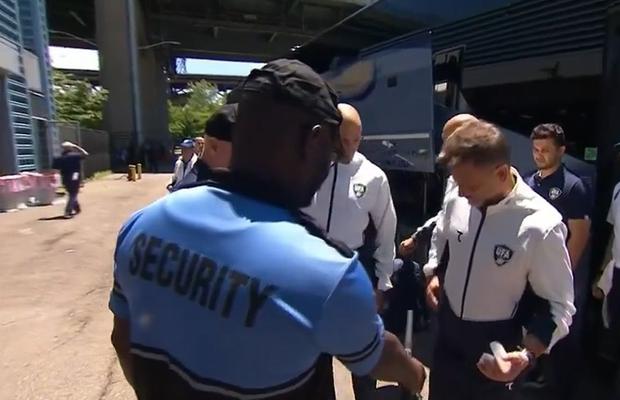 Scandal la sosirea la Mondial! Jucătorii, tratați precum suspecții pe aeroport: „Umilitor”