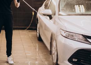 5 pași simpli pentru o spălare auto ca la carte, pe care o poți face singur