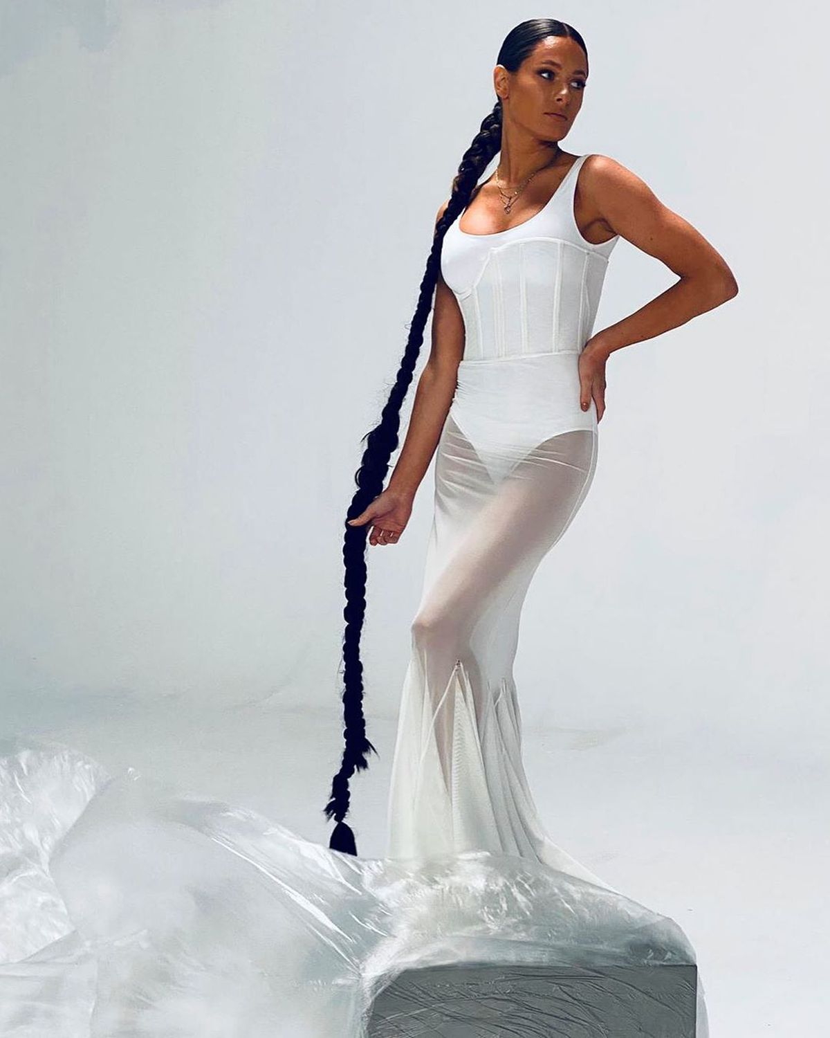 VIDEO&FOTO Antrenament de vedetă » Raluka e dependentă de aerobox, sportul preferat al starurilor