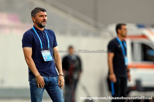 Adrian Mihalcea are două înfrângeri contra rivalei FCSB // FOTO: https://www.facebook.com/FCDinamoOfficial/
