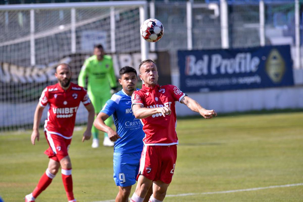 Când joacă Dinamo restanțele » Program infernal: 4 meciuri în 10 zile!