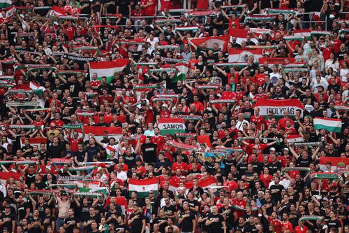 Naționala Ungariei a fost sancționată de UEFA și va juca următoarele 3 meciuri de pe teren propriu fără spectatori, din cauza incidentelor de la Euro 2020, când fanii maghiari au comis derapaje rasiste și homofobe.