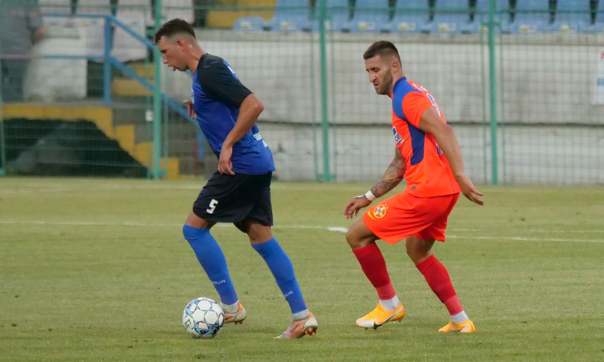 Gloria Buzău - FCSB 1-5 » Cum s-a descurcat nou-venitul Zdenek Ondrasek