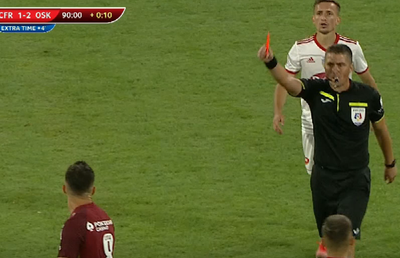 Îl mai ține Petrescu? A luat „roșu” la 5 minute de la intrarea pe teren!