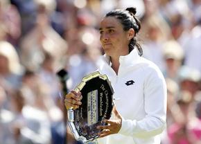 Ons Jabeur, show după finala pierdută: ce poză a avut pe telefon tot anul + a încălcat tradiția Wimbledon