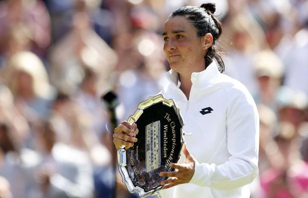 Ons Jabeur, show după finala pierdută: ce poză a avut pe telefon tot anul + a încălcat tradiția Wimbledon