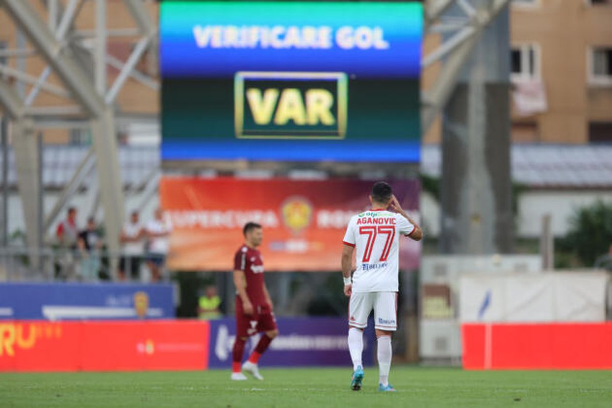 Dan Petrescu s-a luat de un jucător: „L-am băgat să ne ajute și el ce face?!”