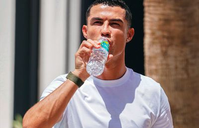 Acuzații la adresa lui Cristiano Ronaldo! Spaniolii scriu că promovează minciuni cu noua afacere
