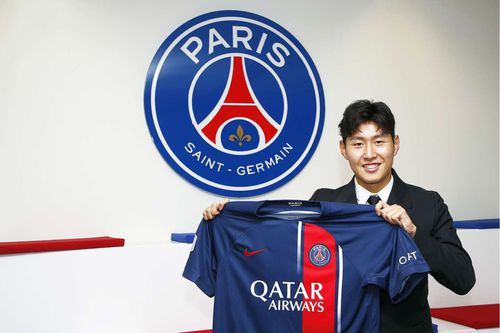 Campioana Franței, PSG, a anunțat, sâmbătă seară, transferul mijlocașului sud-coreean Kang-In Lee (22 de ani), fotbalist legitimat ultima oară la formația spaniolă RCD Mallorca.