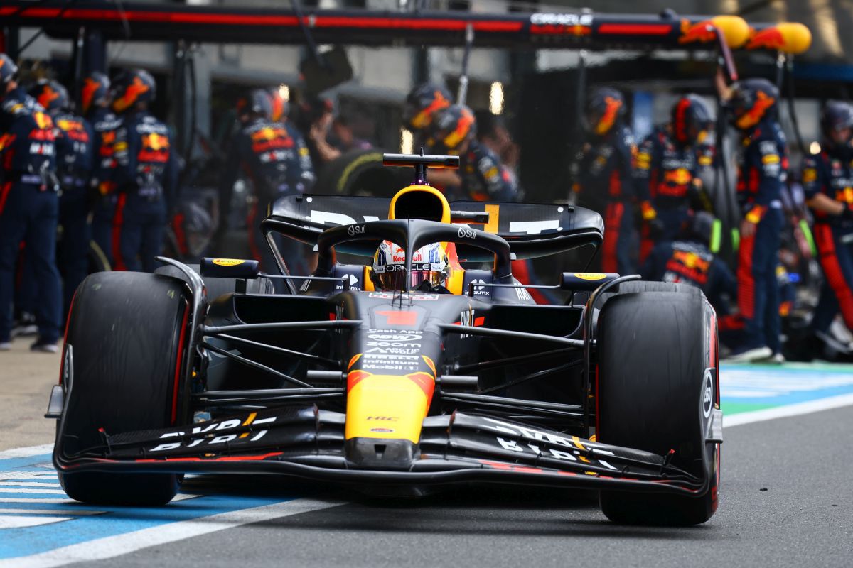 Verstappen câștigă pe Silverstone, dar weekendul este „papaya”!