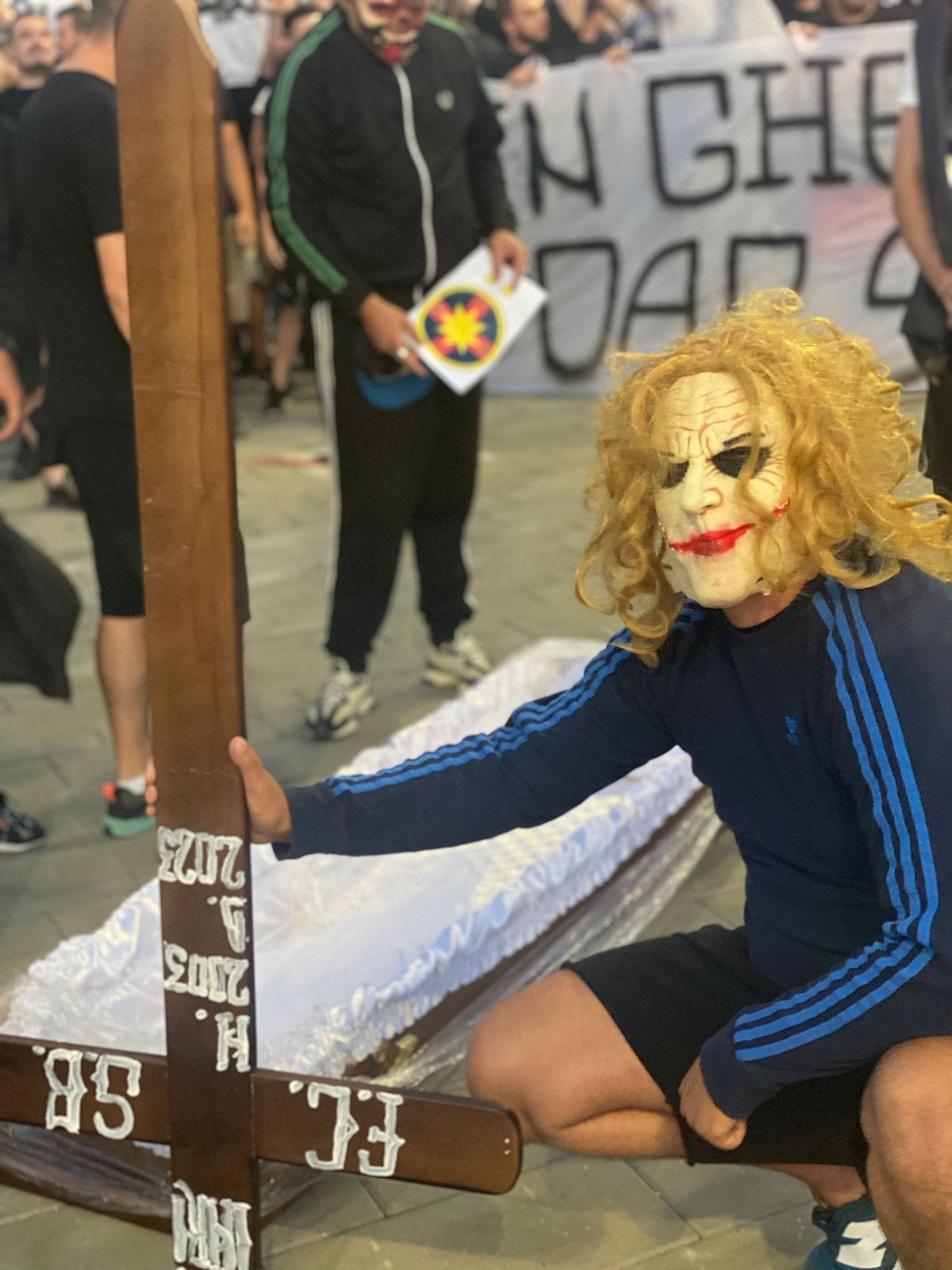 FOTO. Ultrașii din Peluza Sud, protest macabru în Ghencea