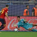 James Trafford apără penalty-ul lui Abel Ruiz, în prelungirile finalei cu Spania // Foto: Imago