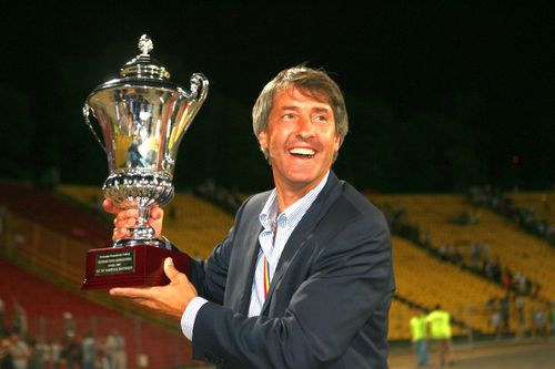 Cristiano Bergodi cu Supercupa României câștigată cu Rapid în 2007 (foto: GSP)