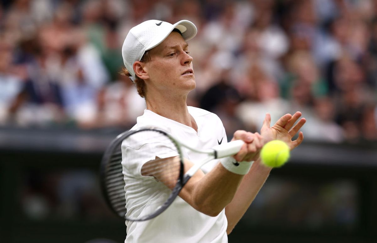 Liderul mondial Jannik Sinner, eliminat în „sferturi” la Wimbledon » Probleme medicale în setul 3: „Am simțit că nu se mișcă bine”