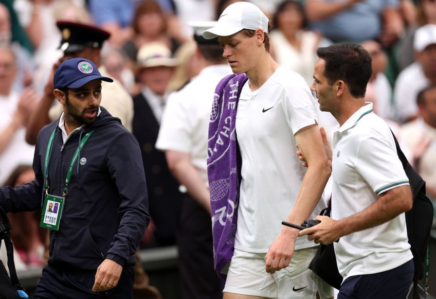 Daniil Medvedev (28 de ani, 5 ATP) l-a învins pe Jannik Sinner (22 de ani, 1 ATP), scor 6-7(7), 6-4, 7-6(4), 2-6, 6-3, și s-a calificat în semifinalele turneului de la Wimbledon.