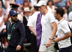 Liderul mondial Jannik Sinner, eliminat în „sferturi” la Wimbledon » Probleme medicale în setul 3: „Am simțit că nu se mișcă bine”