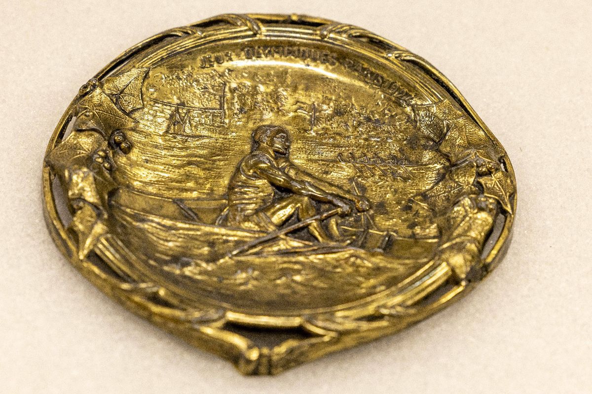 Așa a fost la Paris acum 100 de ani » Povestea sportivilor care au adus prima medalie olimpică din istoria României fără să învingă pe nimeni! „Am mers într-un tren ticsit de emigranți”