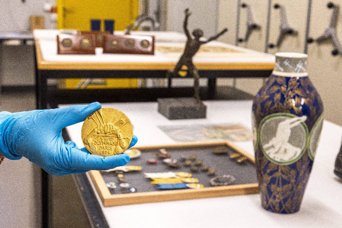 Așa a fost la Paris acum 100 de ani » Povestea sportivilor care au adus prima medalie olimpică din istoria României fără să învingă pe nimeni! „Am mers într-un tren ticsit de emigranți”