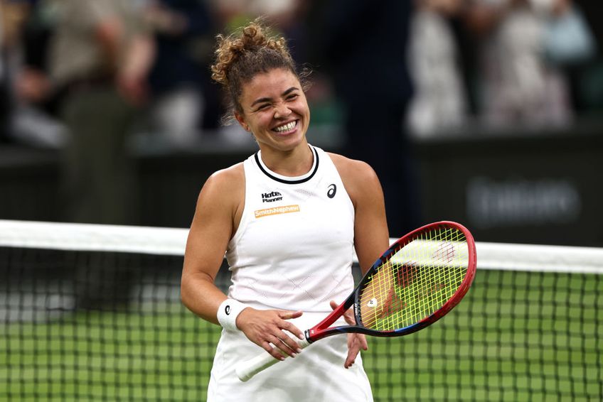 Italianca Jasmine Paolini (28 de ani, 8 WTA) a învins-o pe americanca Emma Navarro (23 de ani, 17 WTA), scor 6-2, 6-1, și s-a calificat în semifinalele turneului de la Wimbledon.