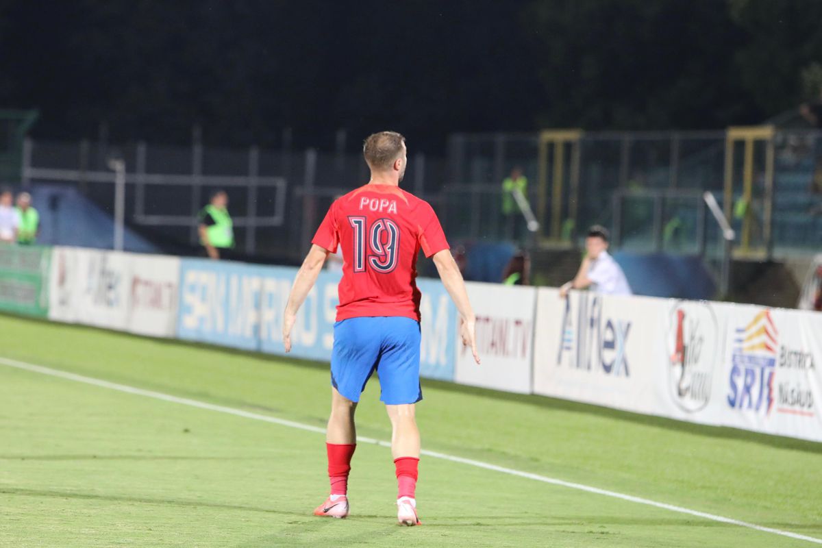 Cu ei a jucat FCSB! Scene HILARE în timpul meciului din San Marino