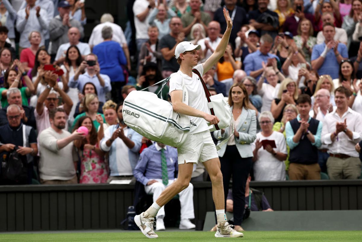 Liderul mondial Jannik Sinner, eliminat în „sferturi” la Wimbledon » Probleme medicale în setul 3: „Am simțit că nu se mișcă bine”