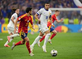 Kylian Mbappe a lăsat masca la cabine și și-a surclasat adversarul direct » Ce s-a întâmplat în primele minute din Spania - Franța