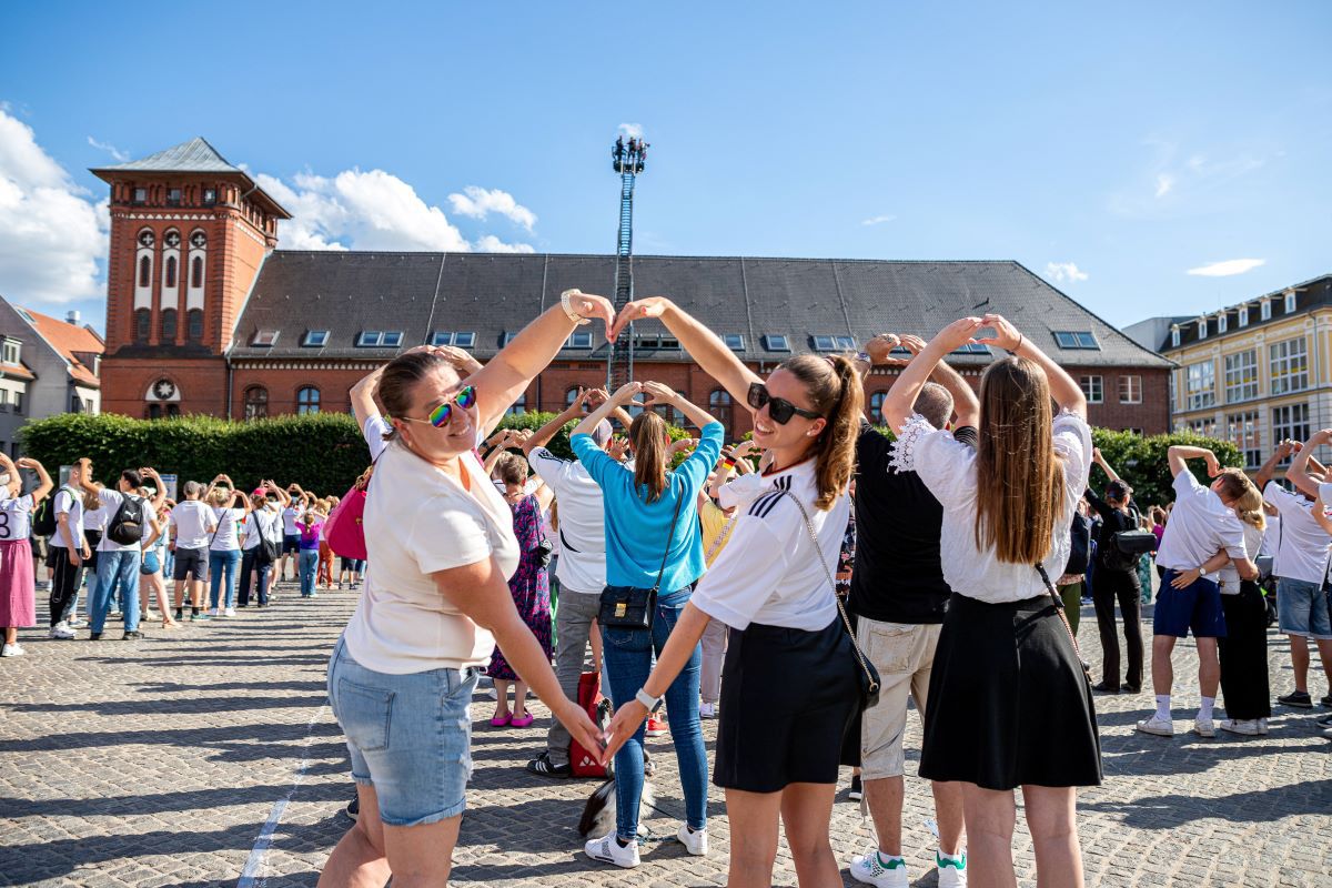 Toni, între ei s-ar simți fetița ta în siguranță? Cum au marcat retragerea lui Kroos fanii din orașul natal al starului neamț