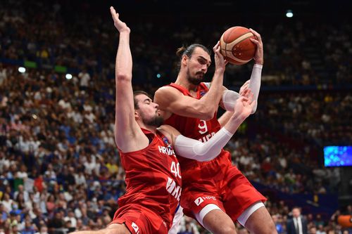 Ivica Zubac (stânga) și Dario Saric / Foto: Imago