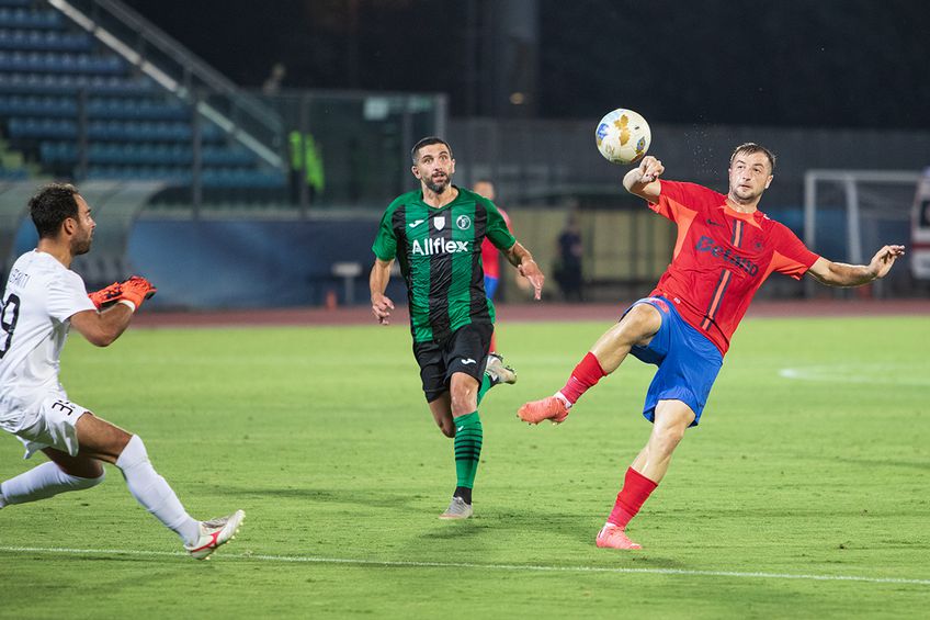 Passaniti, ieșire hazardată la golul de 0-3 din Virtus - FCSB / FOTO: Ionuț Iordache (GSP.ro)