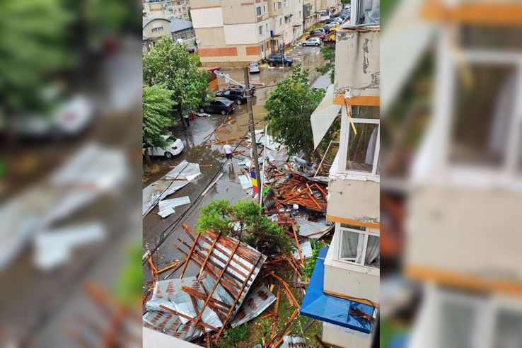 Dezastru în Mioveni, după furtună/ foto: Facebook @Aurel Costache