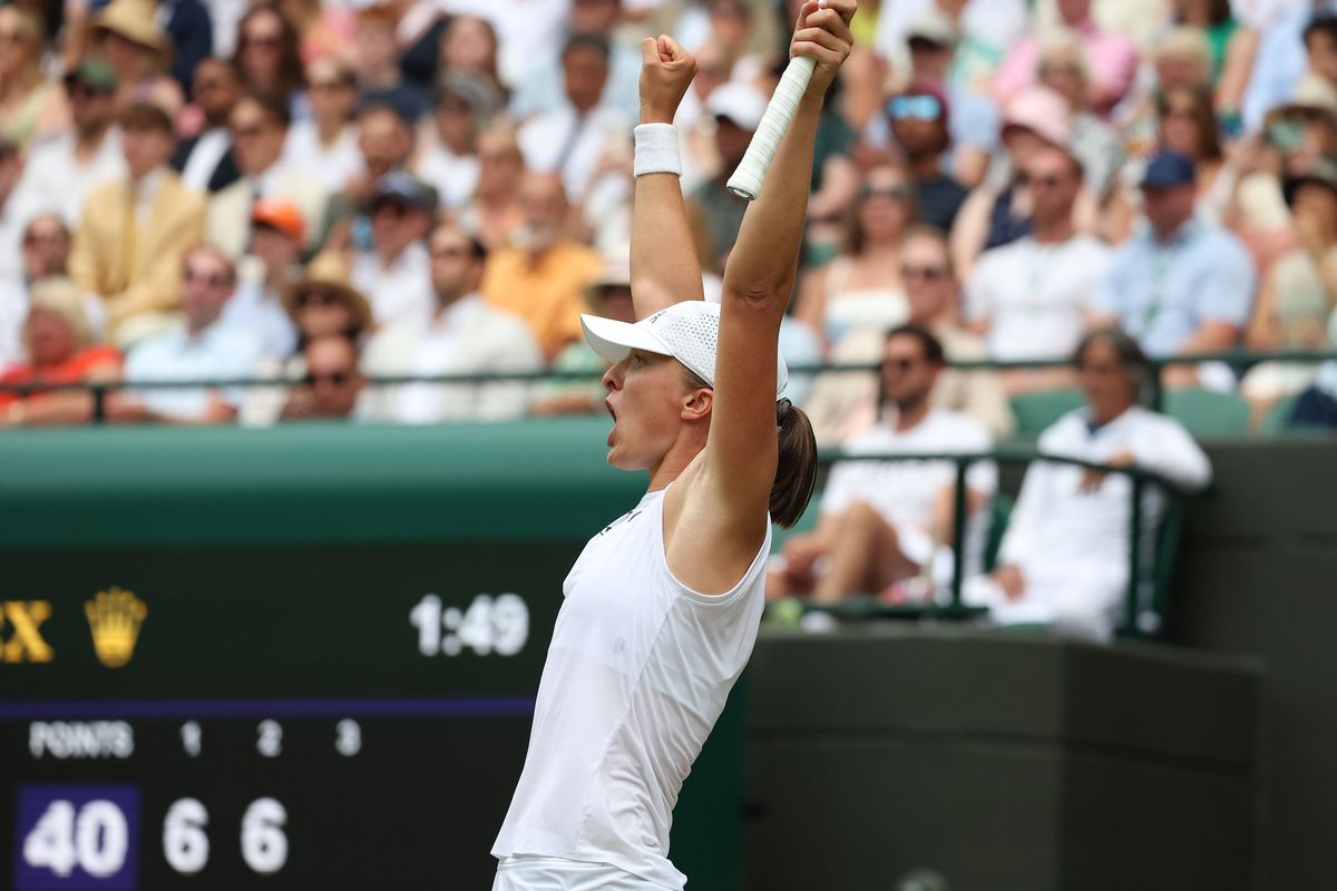 Premieră! Iga Swiatek s-a calificat în semifinale la Wimbledon