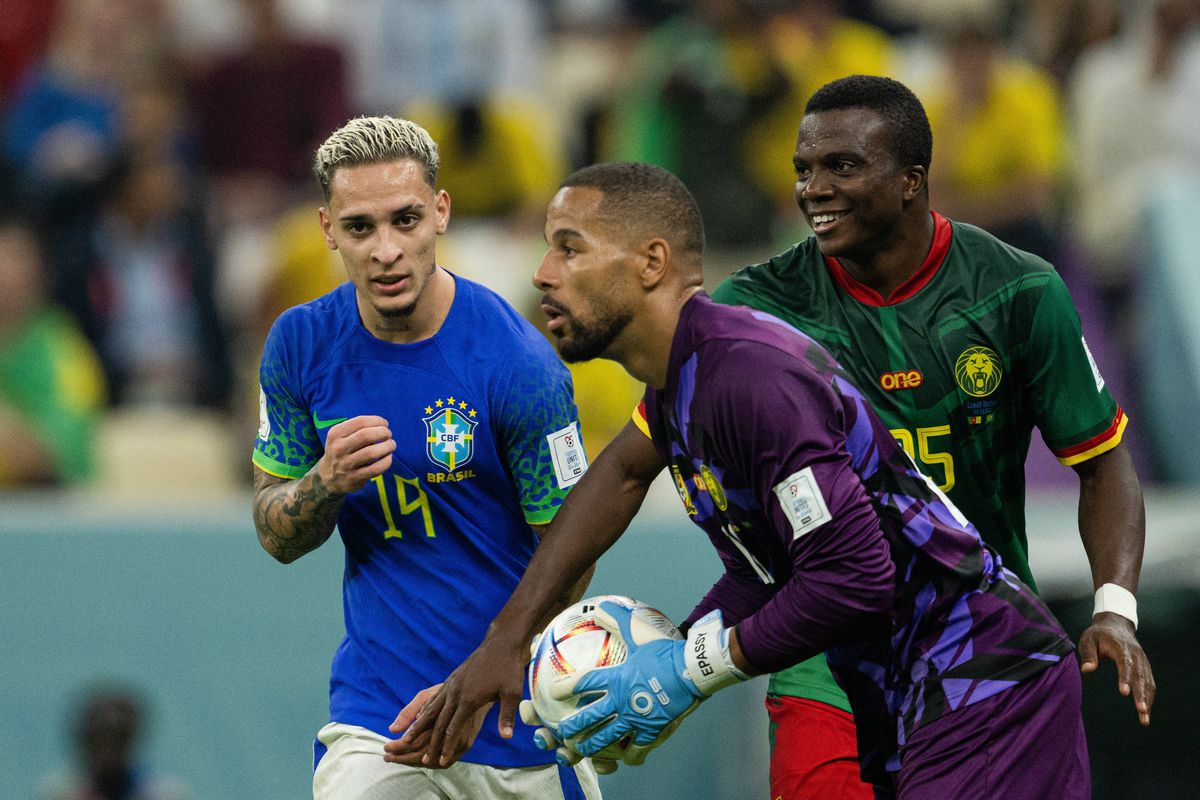 Imagini cu Devis Epassy din Camerun - Brazilia