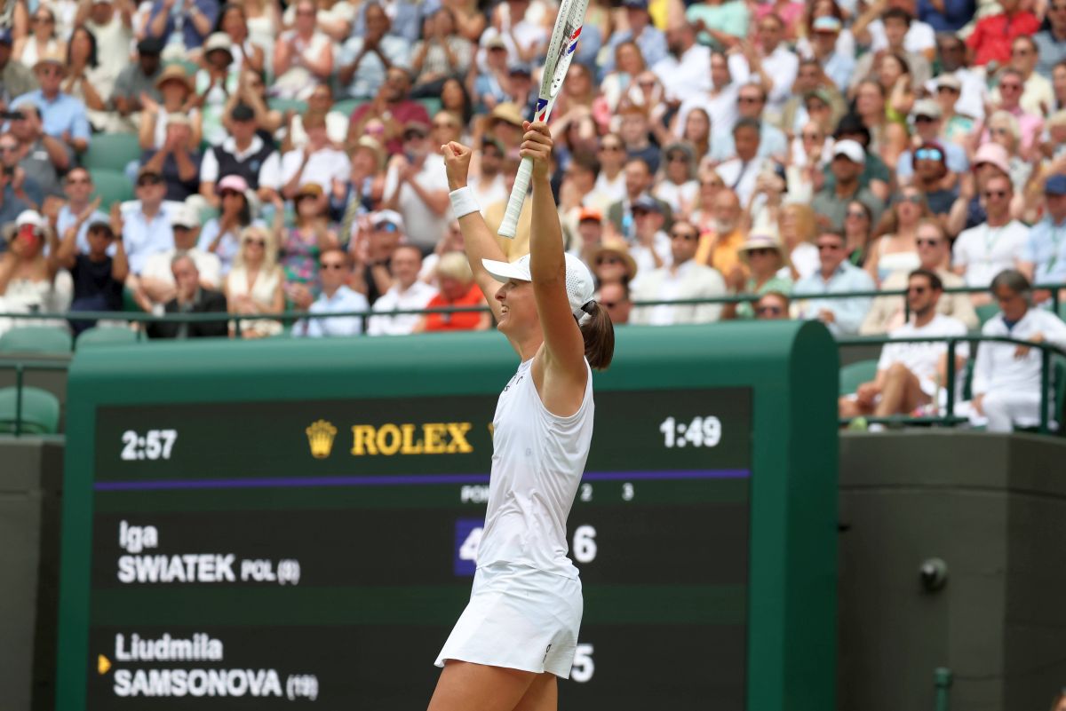 Premieră! Iga Swiatek s-a calificat în semifinale la Wimbledon