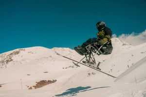 Incluziune prin sport și inovație: Touch Card, lansat de UniCredit Bank și Mastercard, sprijină Asociația Caiac SMile și persoanele cu deficiențe de vedere