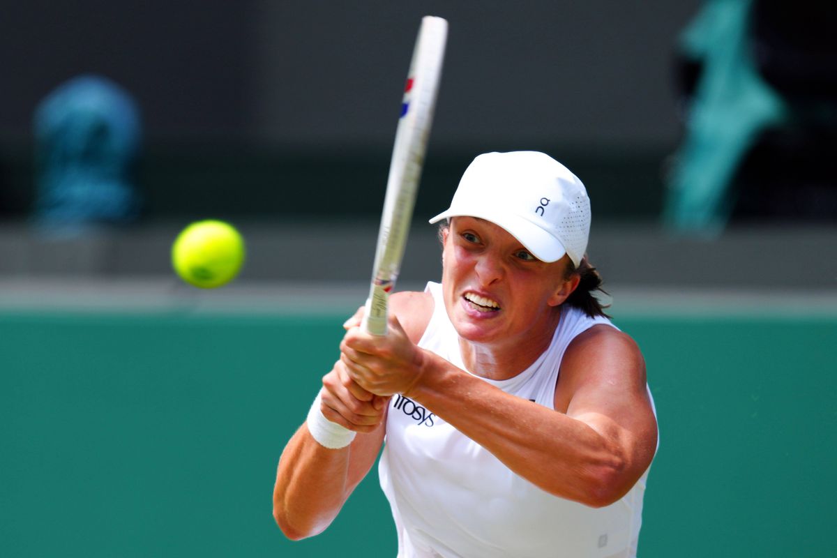 Premieră! Iga Swiatek s-a calificat în semifinale la Wimbledon