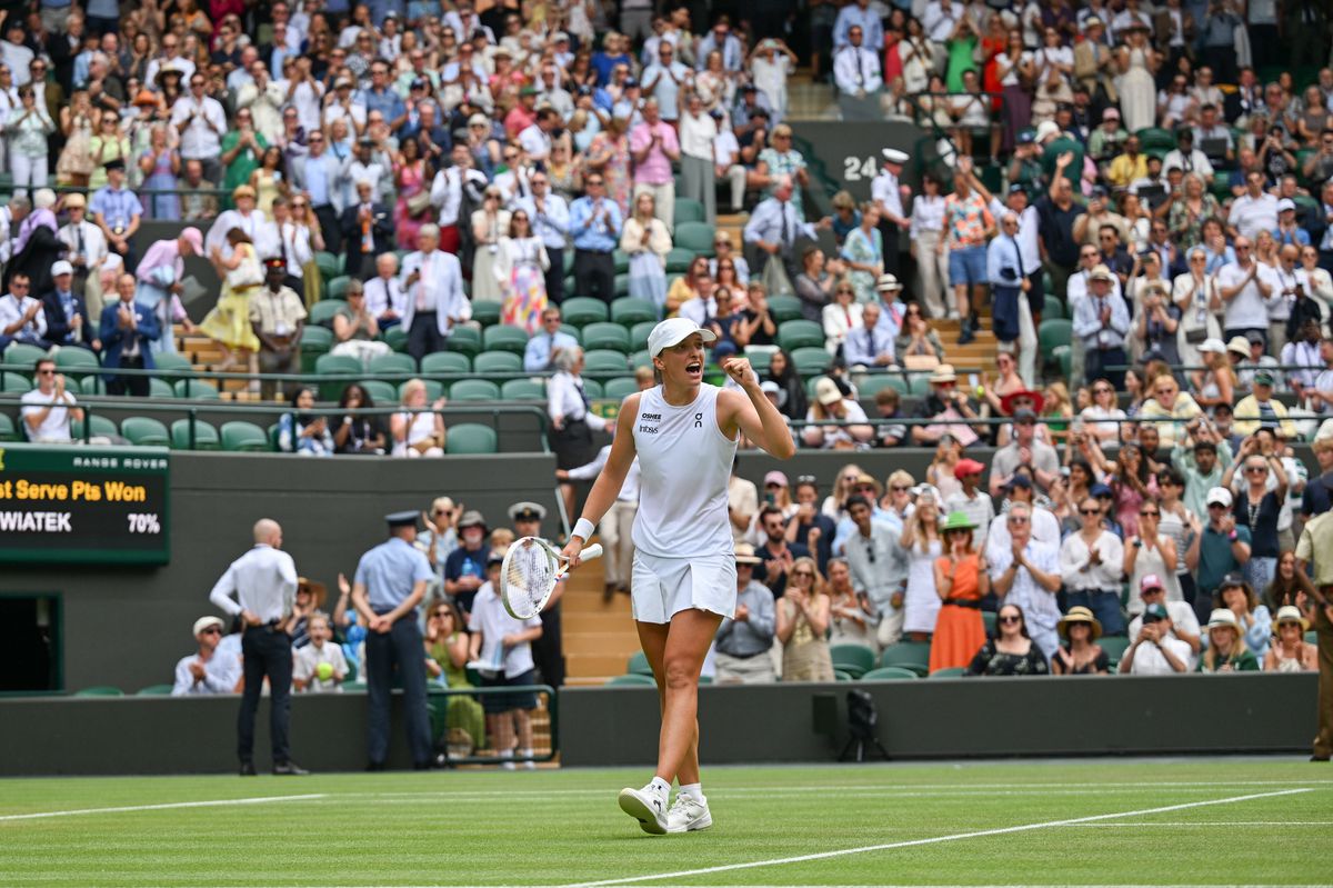 Premieră! Iga Swiatek s-a calificat în semifinale la Wimbledon